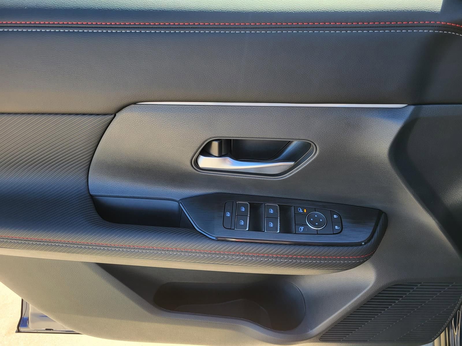 New 2026 Nissan Kicks SR w/ SR Premium Package FWD image 20