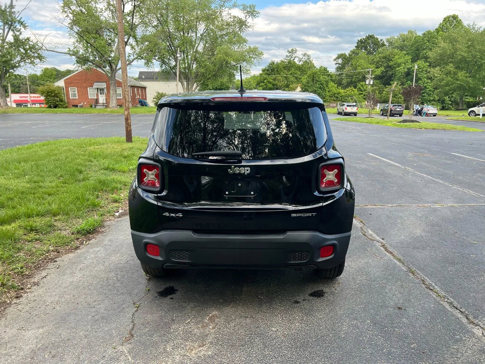 Used 2016 Jeep Renegade Sport w/ Power & Air Group image 3