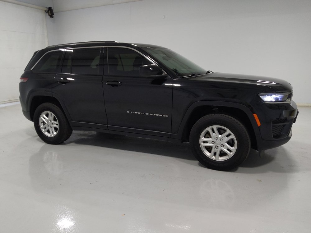 Used 2023 Jeep Grand Cherokee Laredo AWD/4WD image 11