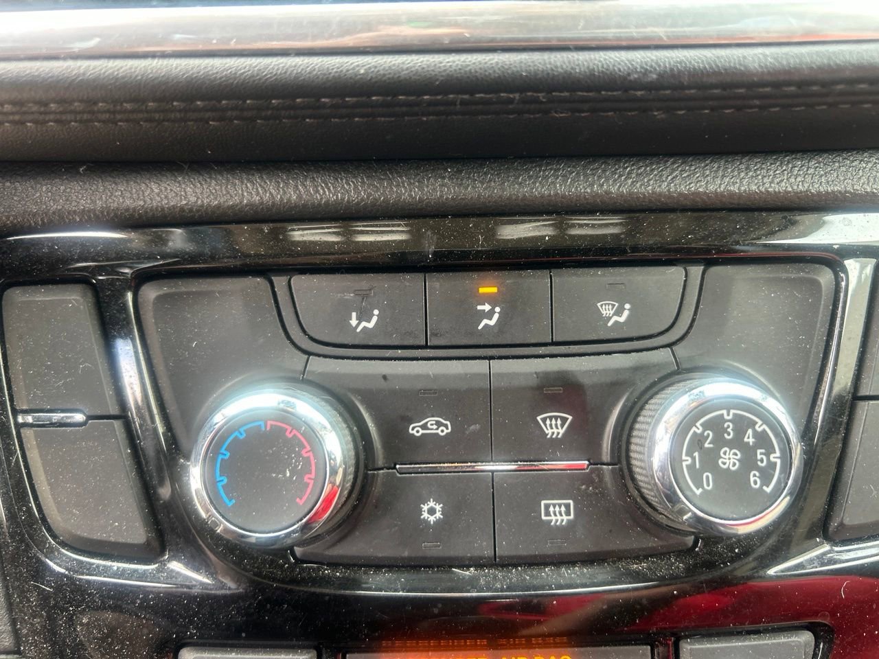 Used 2020 Buick Encore Preferred w/ Safety Package FWD image 24