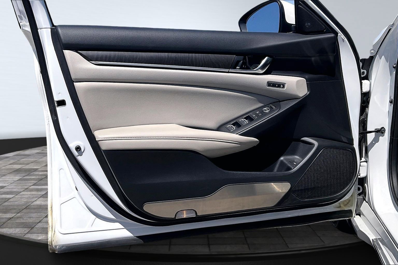 Used 2022 Honda Accord Touring image 17