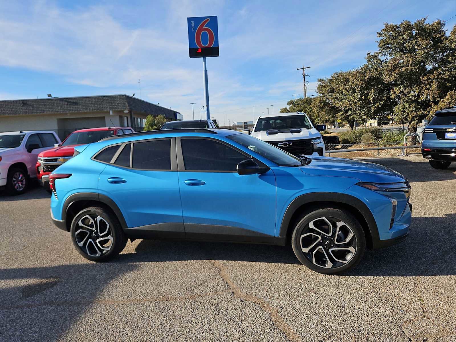 New 2026 Chevrolet Trax RS w/ Sunroof Package FWD image 9