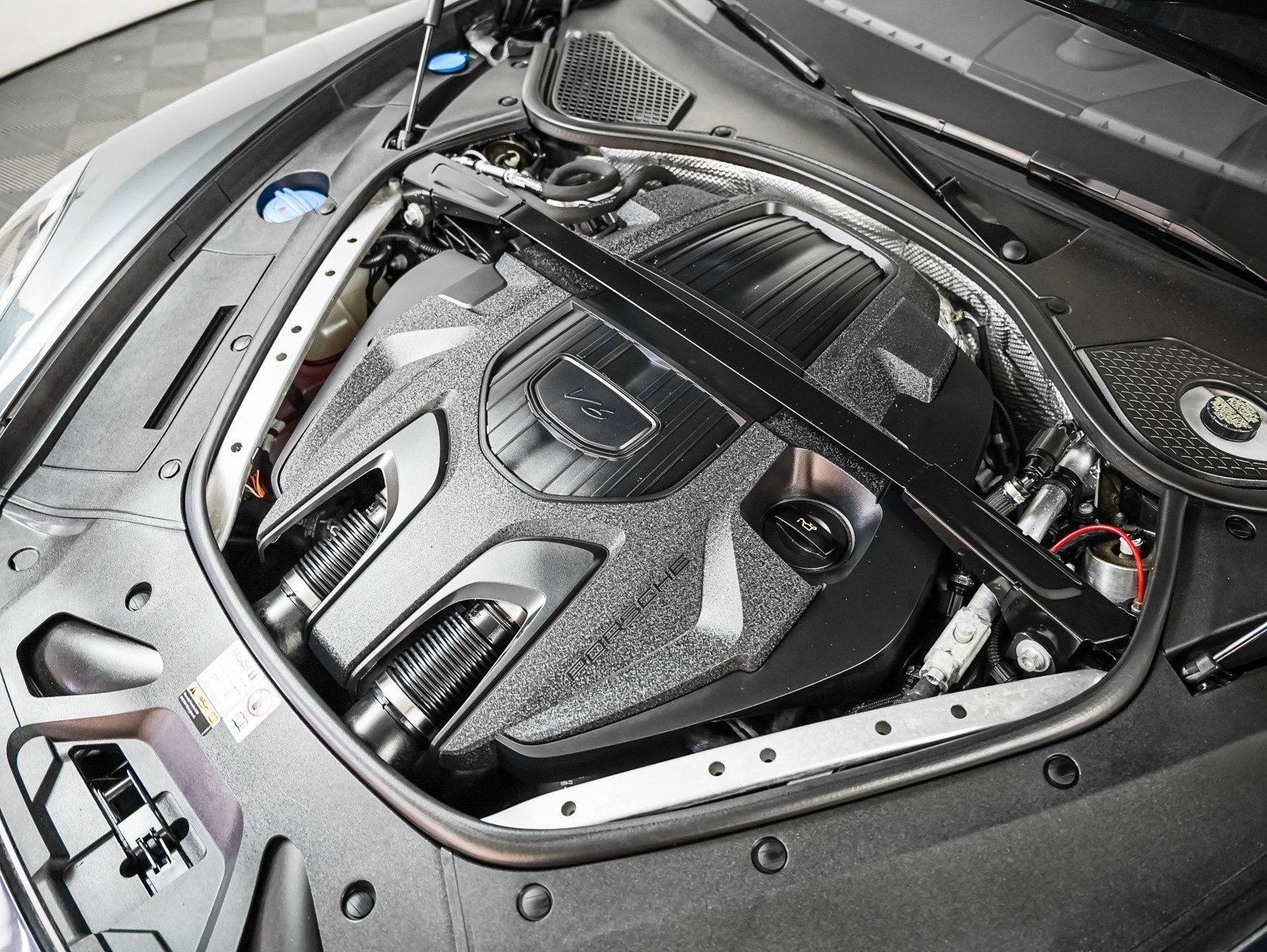 Used 2023 Porsche Panamera 4 Platinum Edition w/ Assistance Package image 12