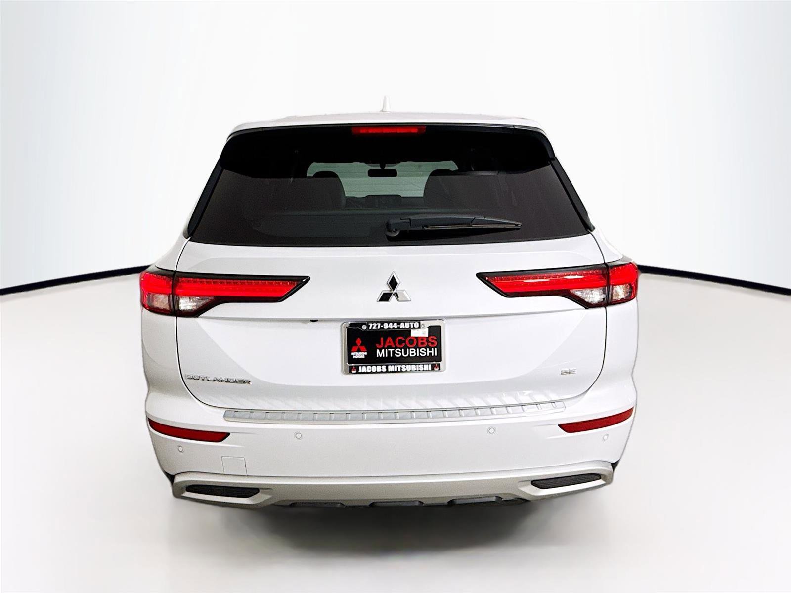 Used 2024 Mitsubishi Outlander SE image 27