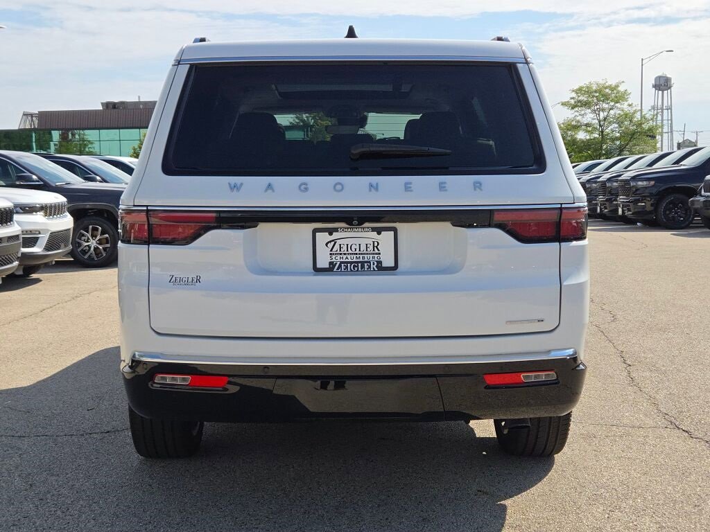 Used 2024 Jeep Wagoneer Series III w/ Premium Group I image 14