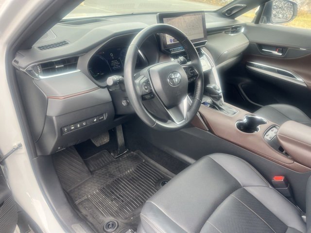 Used 2024 Toyota Venza Limited image 12