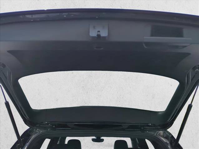 Used 2023 Volkswagen Tiguan SE R-Line FWD image 10