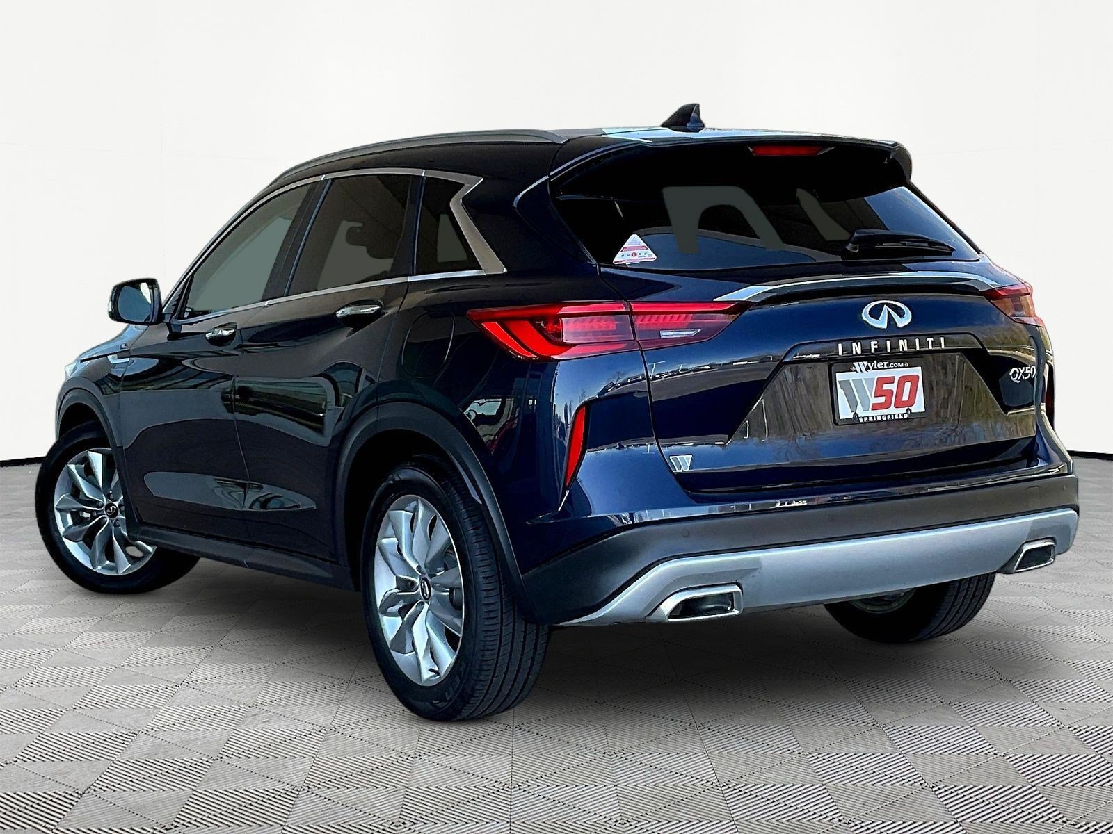 Used 2021 INFINITI QX50 Luxe FWD image 4