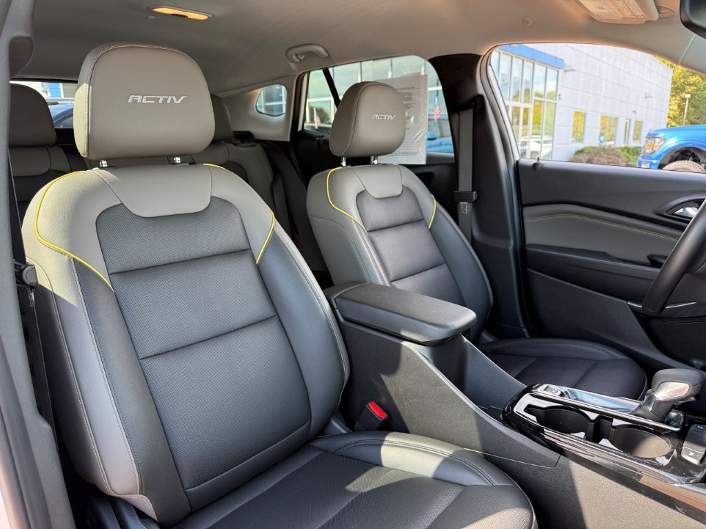 Used 2025 Chevrolet Trax ACTIV w/ Driver Confidence Package FWD image 23