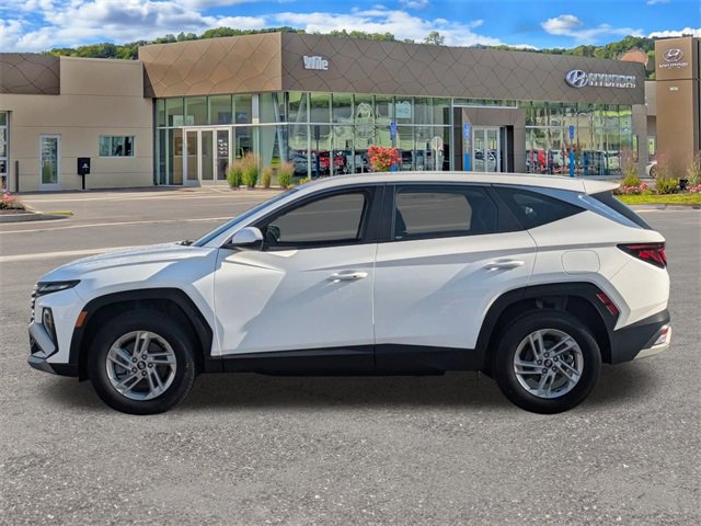 Certified 2025 Hyundai Tucson SE image 6