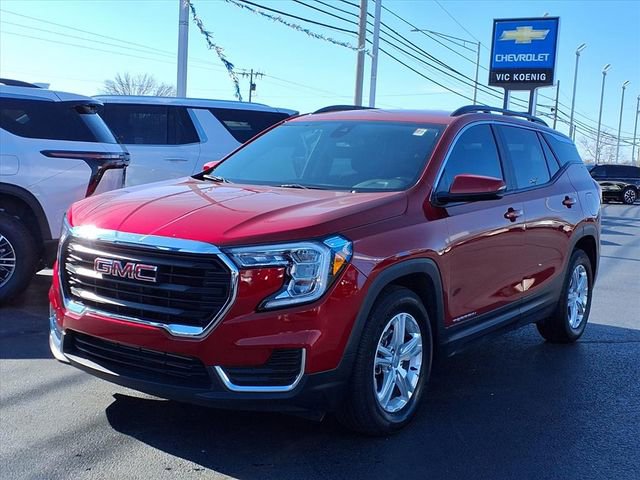 Used 2024 GMC Terrain SLE w/ Driver Convenience Package image 5