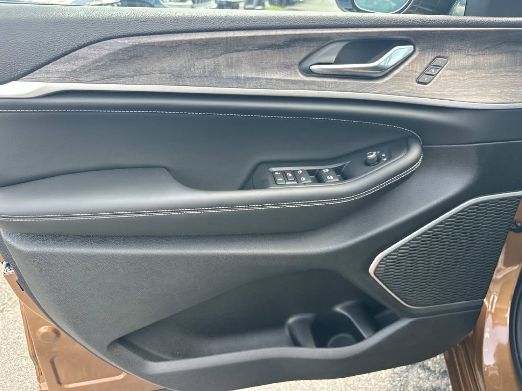 New 2026 Jeep Grand Cherokee Limited AWD/4WD image 19