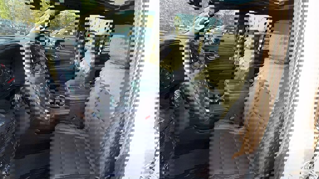 Used 2021 Chevrolet Tahoe Z71 w/ Rear Media and Nav Package image 14