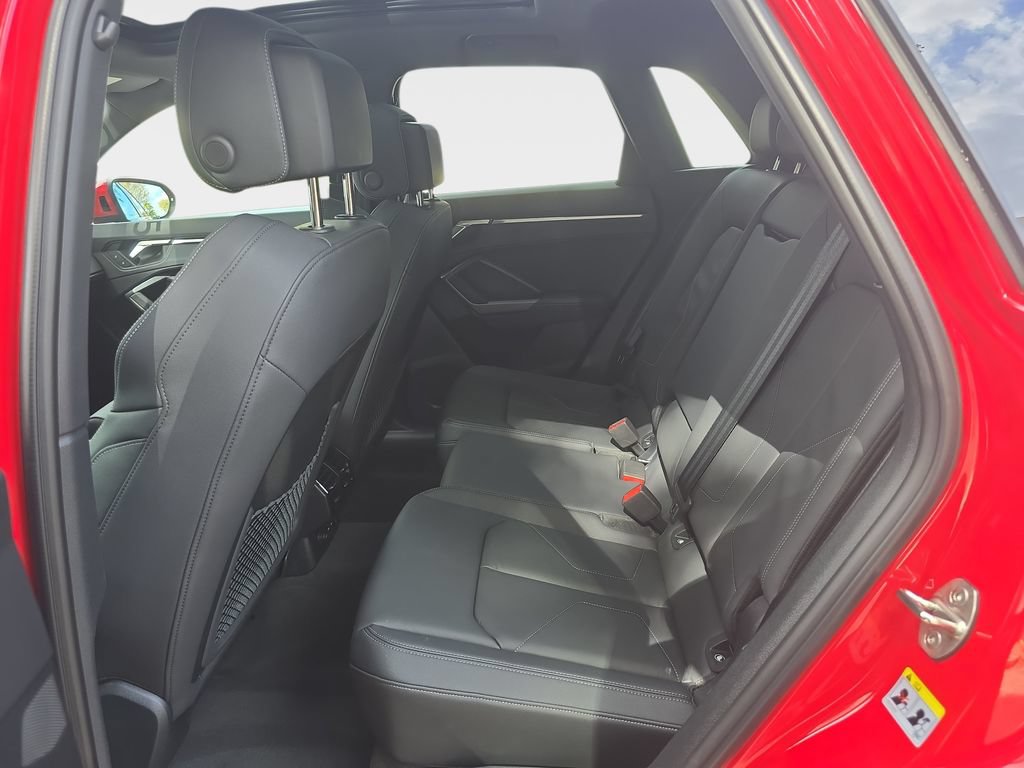 Certified 2025 Audi Q3 2.0T Premium w/ Convenience Package AWD/4WD image 24