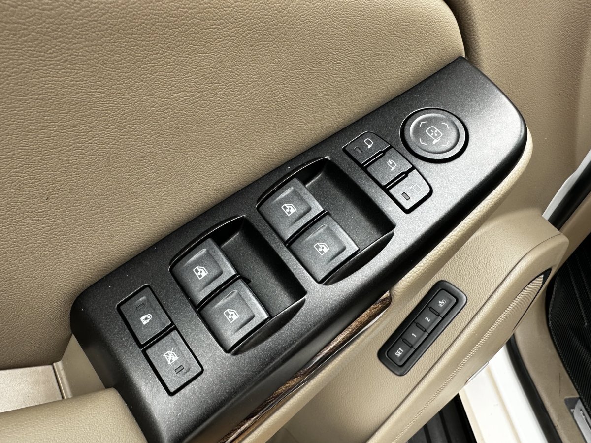 Used 2018 GMC Yukon SLT w/ Open Road Package image 15