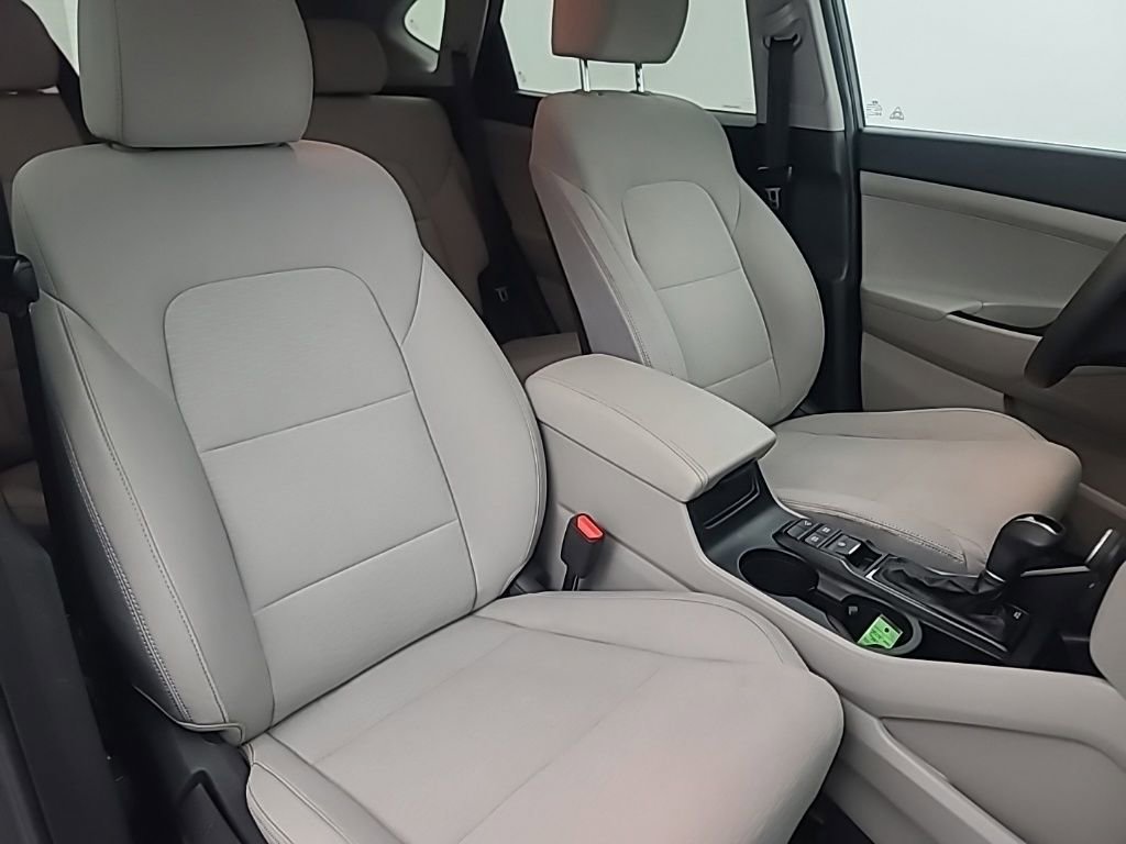 Used 2020 Hyundai Tucson SEL w/ Winter Weather Package image 16