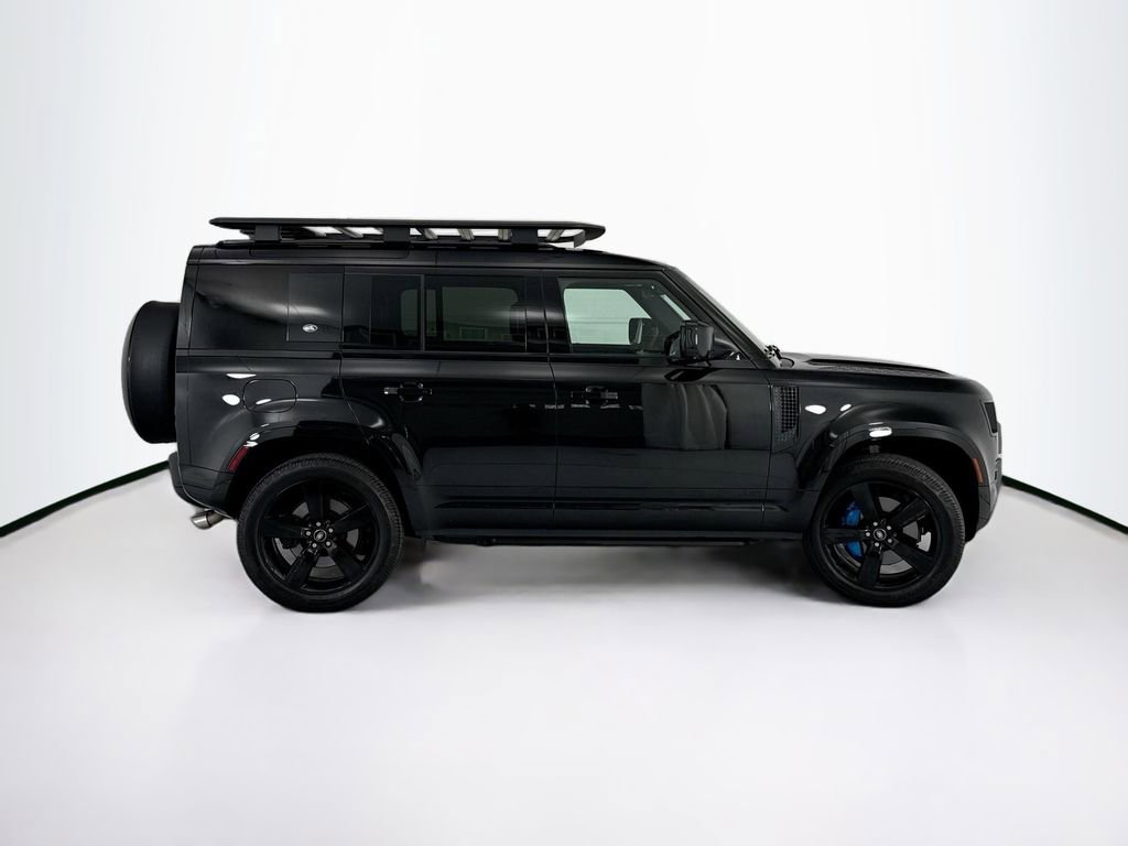 Used 2022 Land Rover Defender 110 V8 AWD/4WD image 4