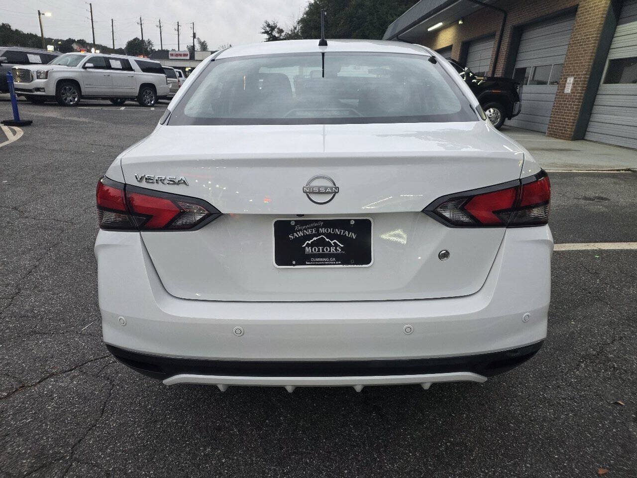 Used 2025 Nissan Versa S w/ Trunk Package FWD image 5
