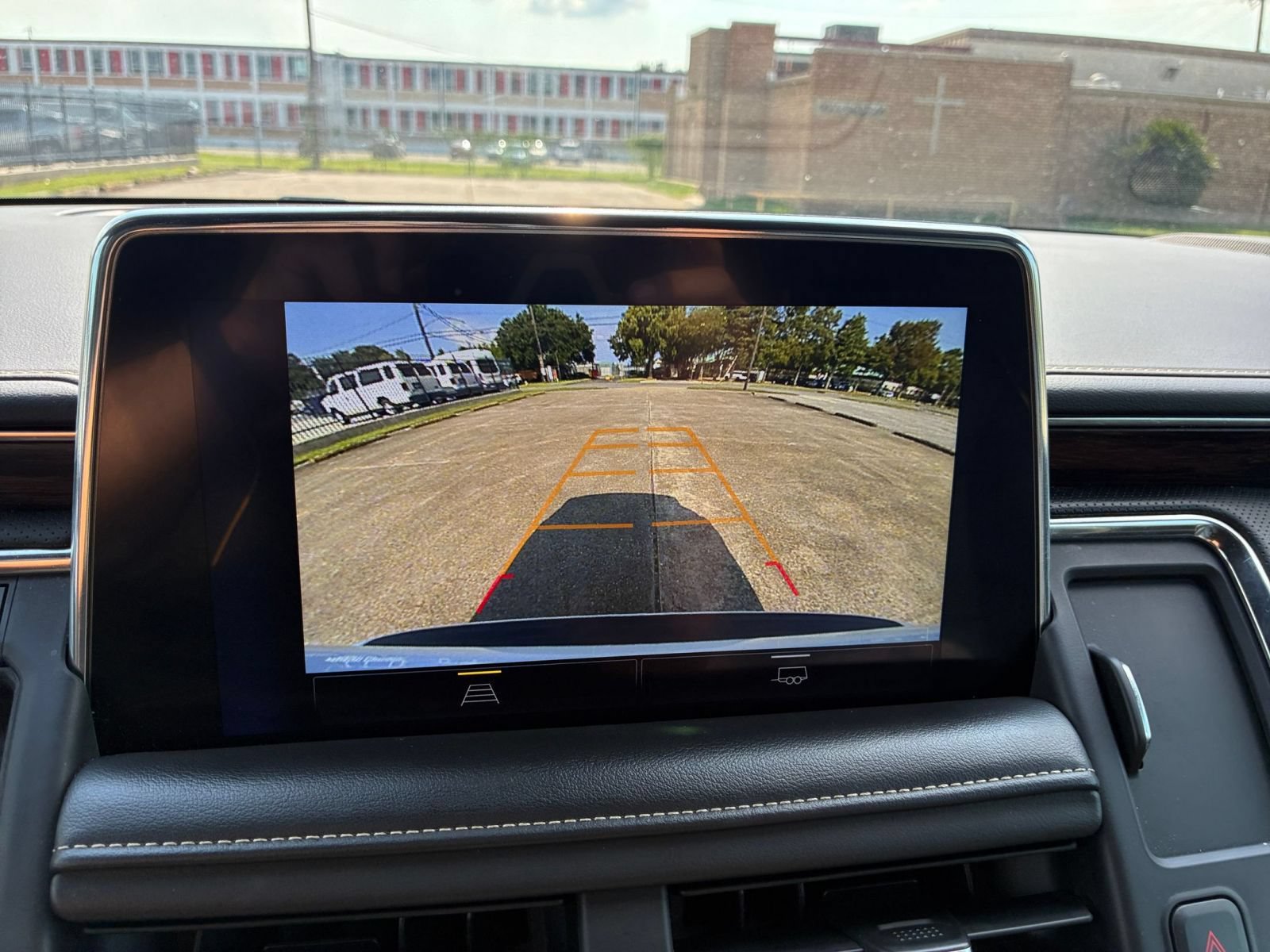 Used 2023 Chevrolet Suburban Premier AWD/4WD image 25