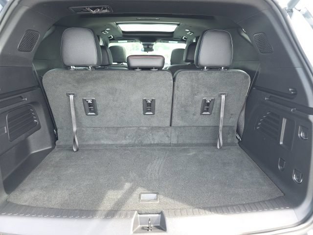 Used 2026 Chevrolet Traverse Z71 w/ LPO, Illumination Package AWD/4WD image 35