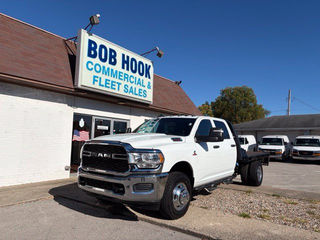 Used 2024 RAM 3500 Tradesman w/ Chrome Appearance Group AWD/4WD image 1