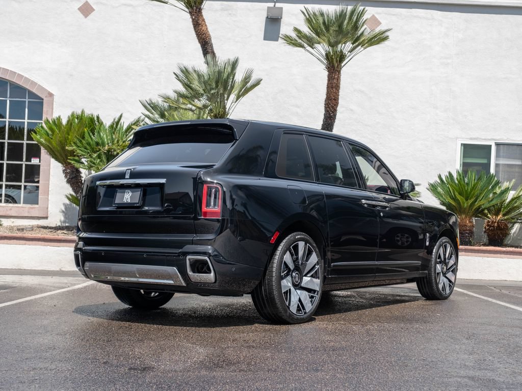 New 2026 Rolls-Royce Cullinan AWD/4WD image 2