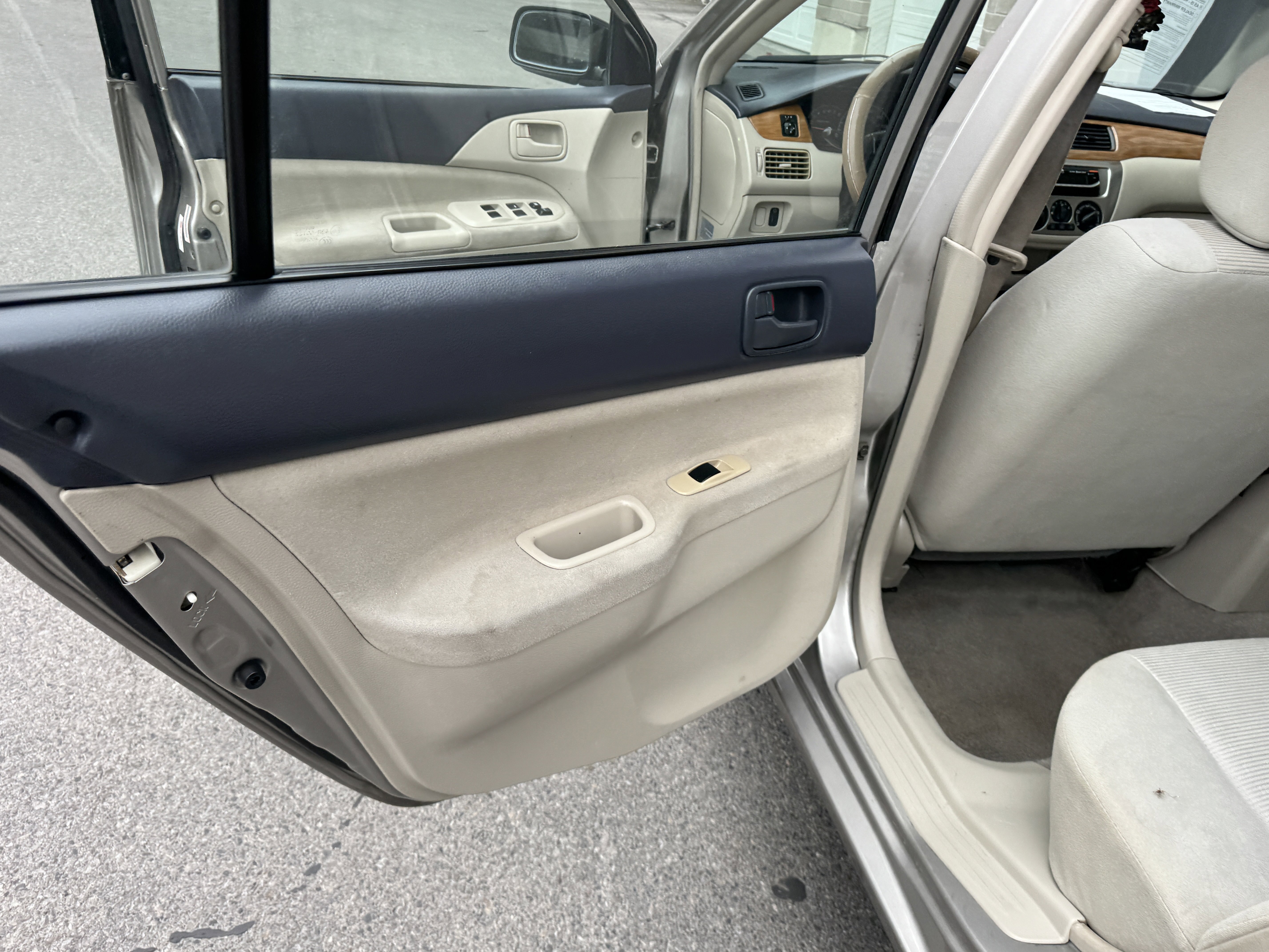 Used 2004 Mitsubishi Lancer ES FWD image 23