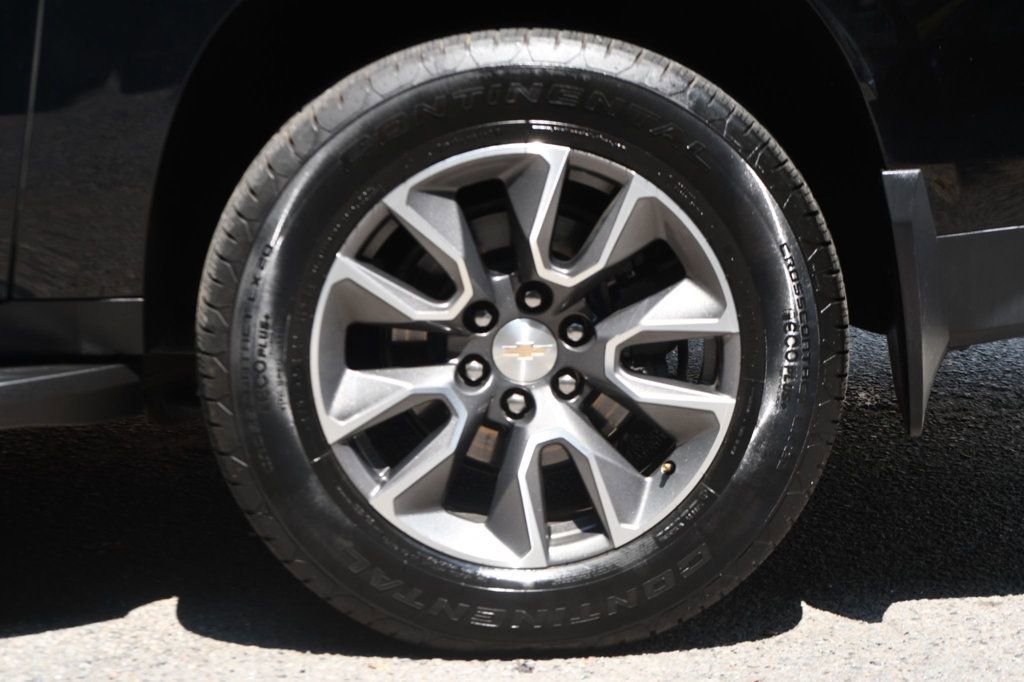 Used 2022 Chevrolet Suburban RST w/ Sport Performance Package image 18