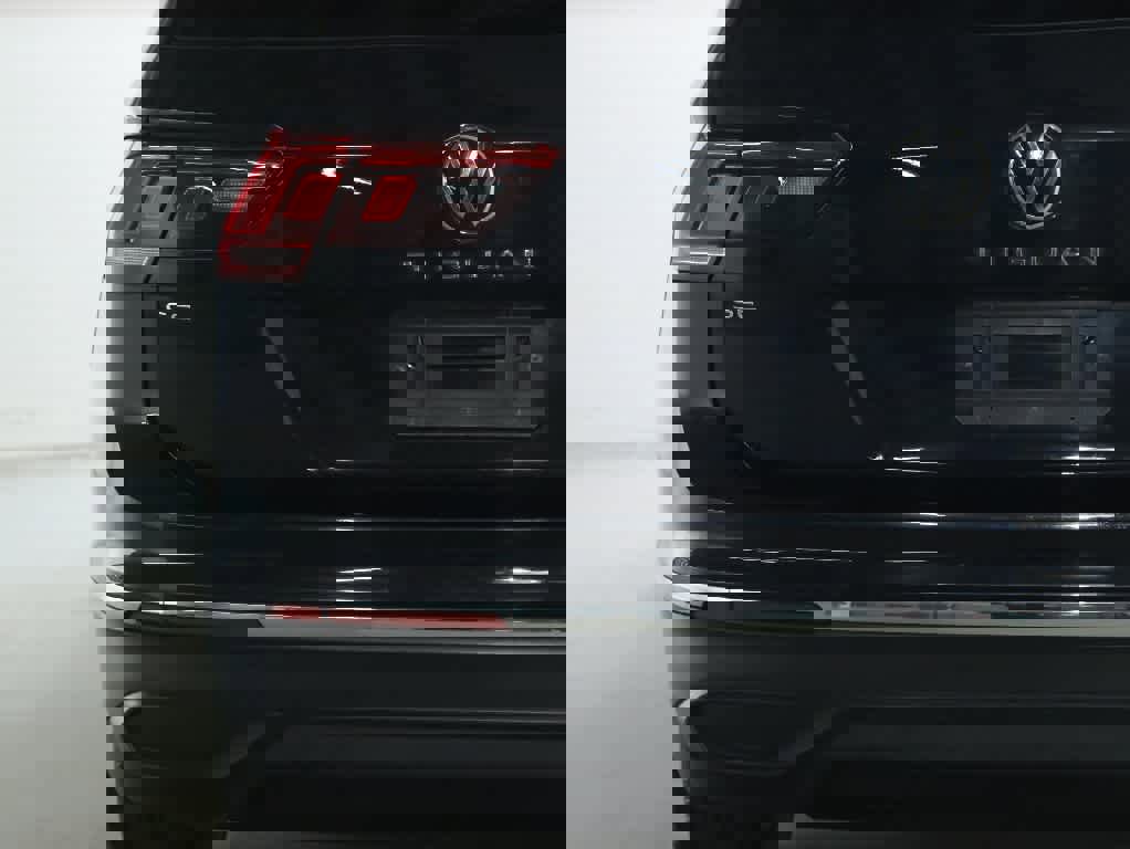 Certified 2022 Volkswagen Tiguan SE w/ Panoramic Sunroof Package image 46