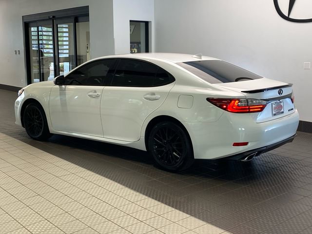 Used 2016 Lexus ES 350 w/ Luxury Package w/Wood Trim FWD image 4