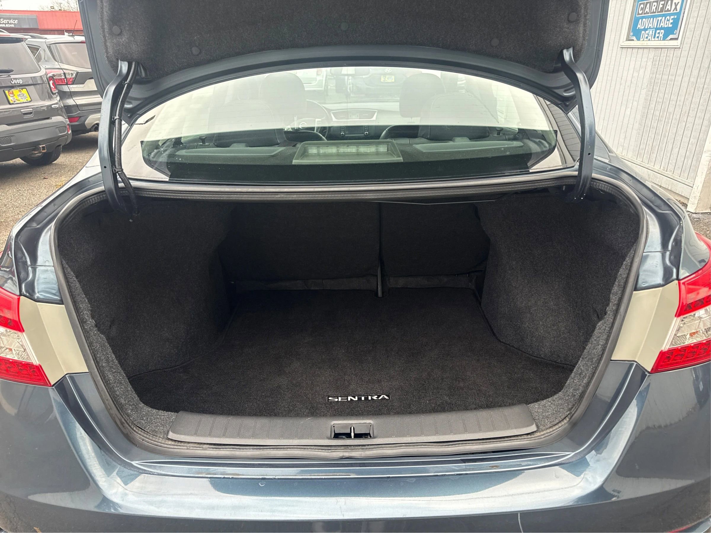 Used 2015 Nissan Sentra SL w/ Navigation Package image 16