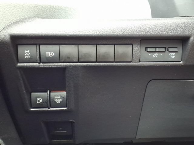 Used 2026 Toyota Sienna XLE FWD image 21
