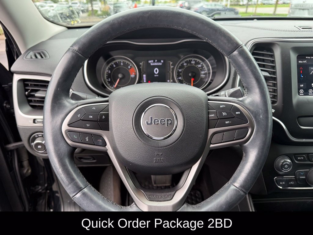 Used 2019 Jeep Cherokee Latitude Plus w/ Cold Weather Group AWD/4WD image 8