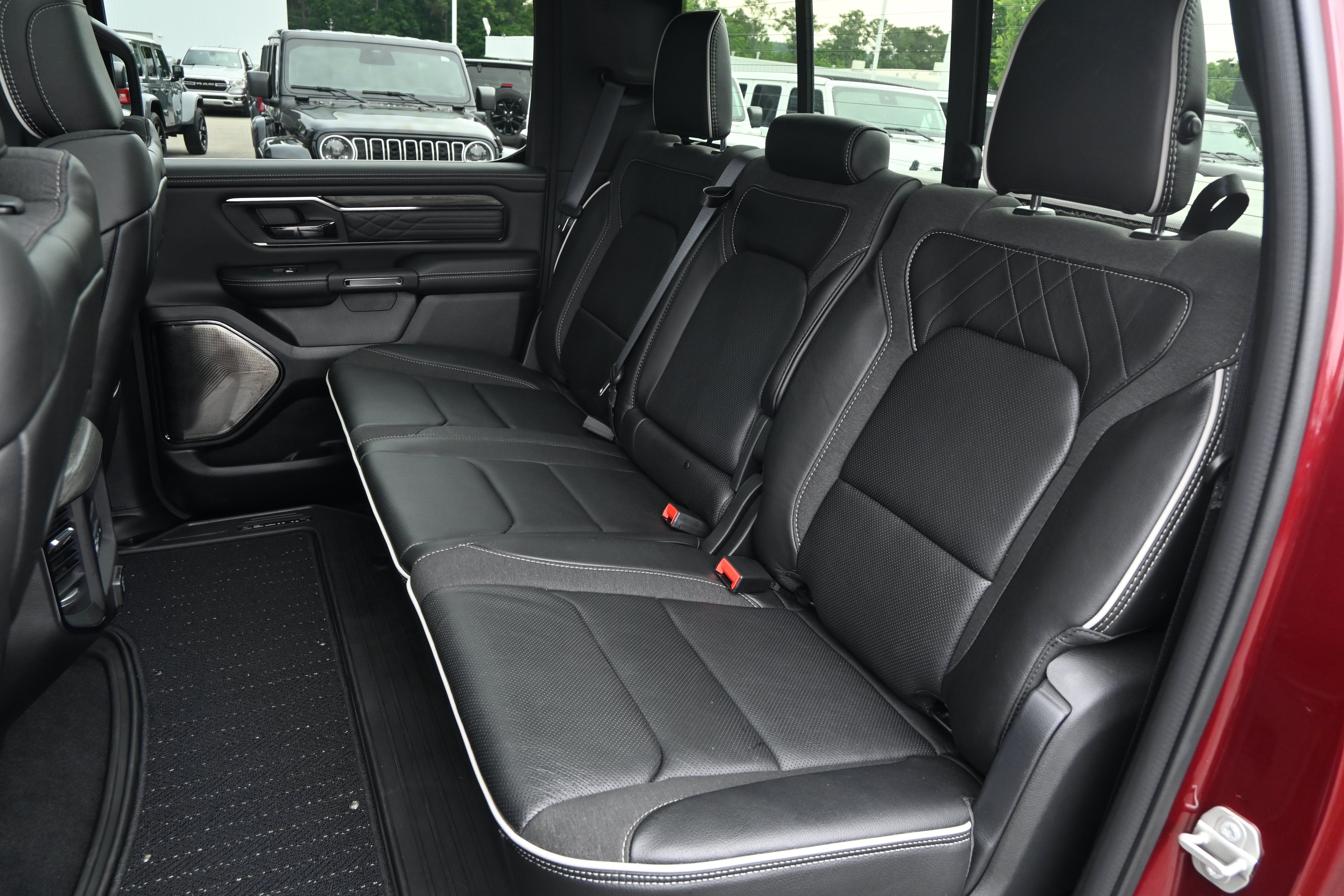 Used 2025 RAM 1500 Limited w/ Trailer Tow Group AWD/4WD image 35