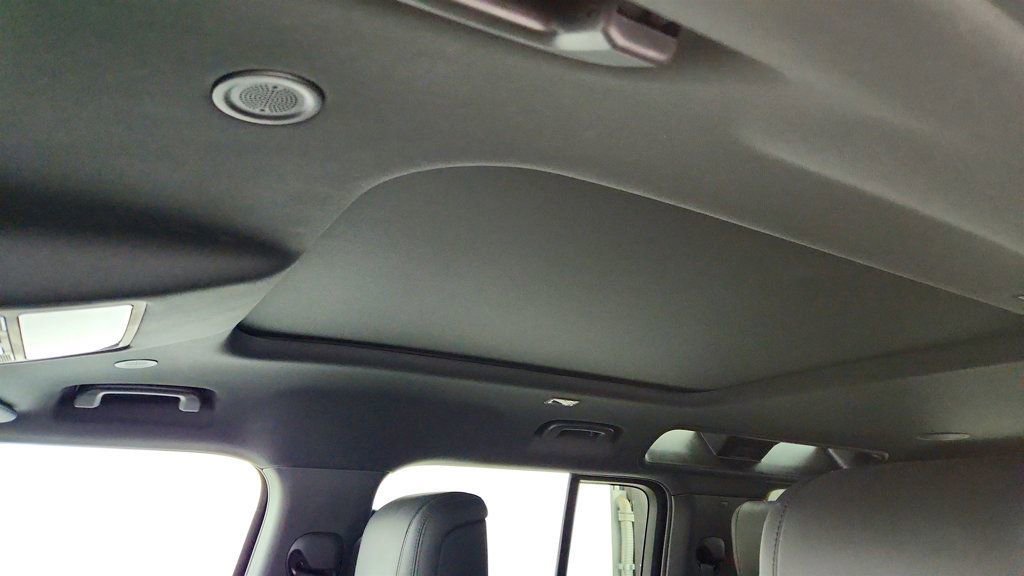 Used 2023 Land Rover Defender 110 X image 10