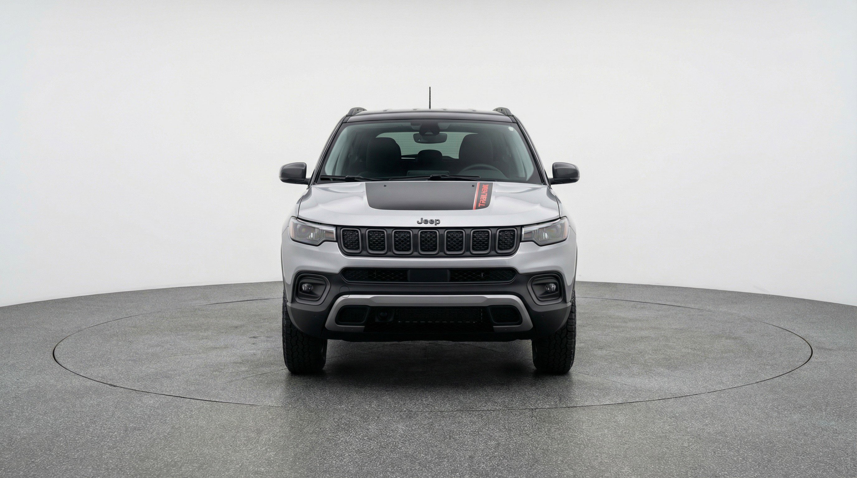 Used 2025 Jeep Compass Trailhawk image 2