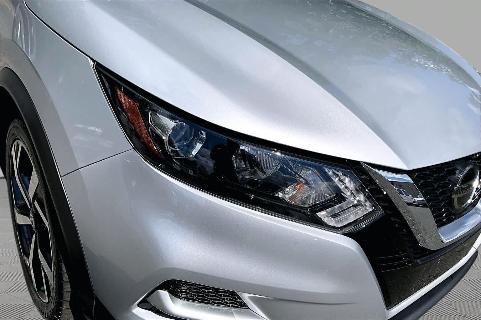 Used 2022 Nissan Rogue Sport SL AWD/4WD image 28