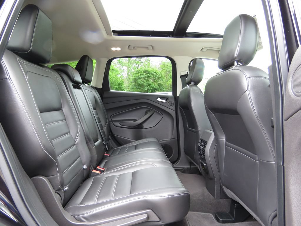 Used 2019 Ford Escape Titanium AWD/4WD image 16