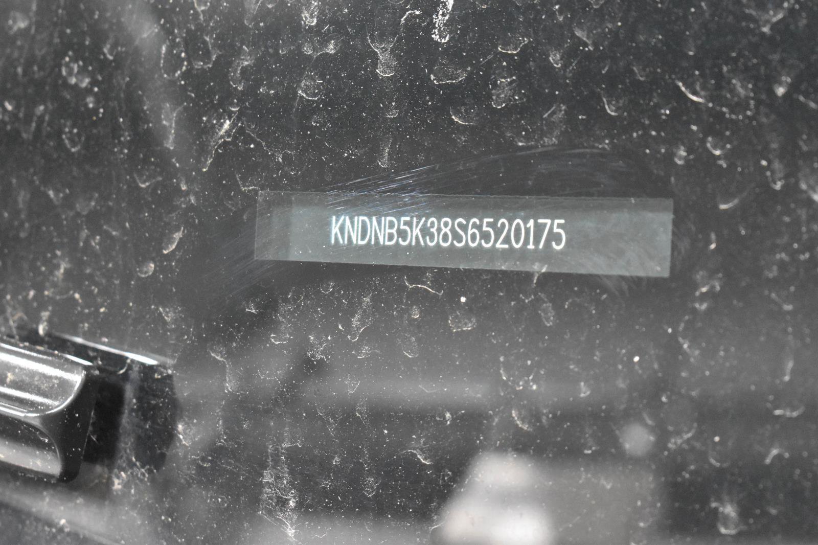 Used 2025 Kia Carnival FWD image 36