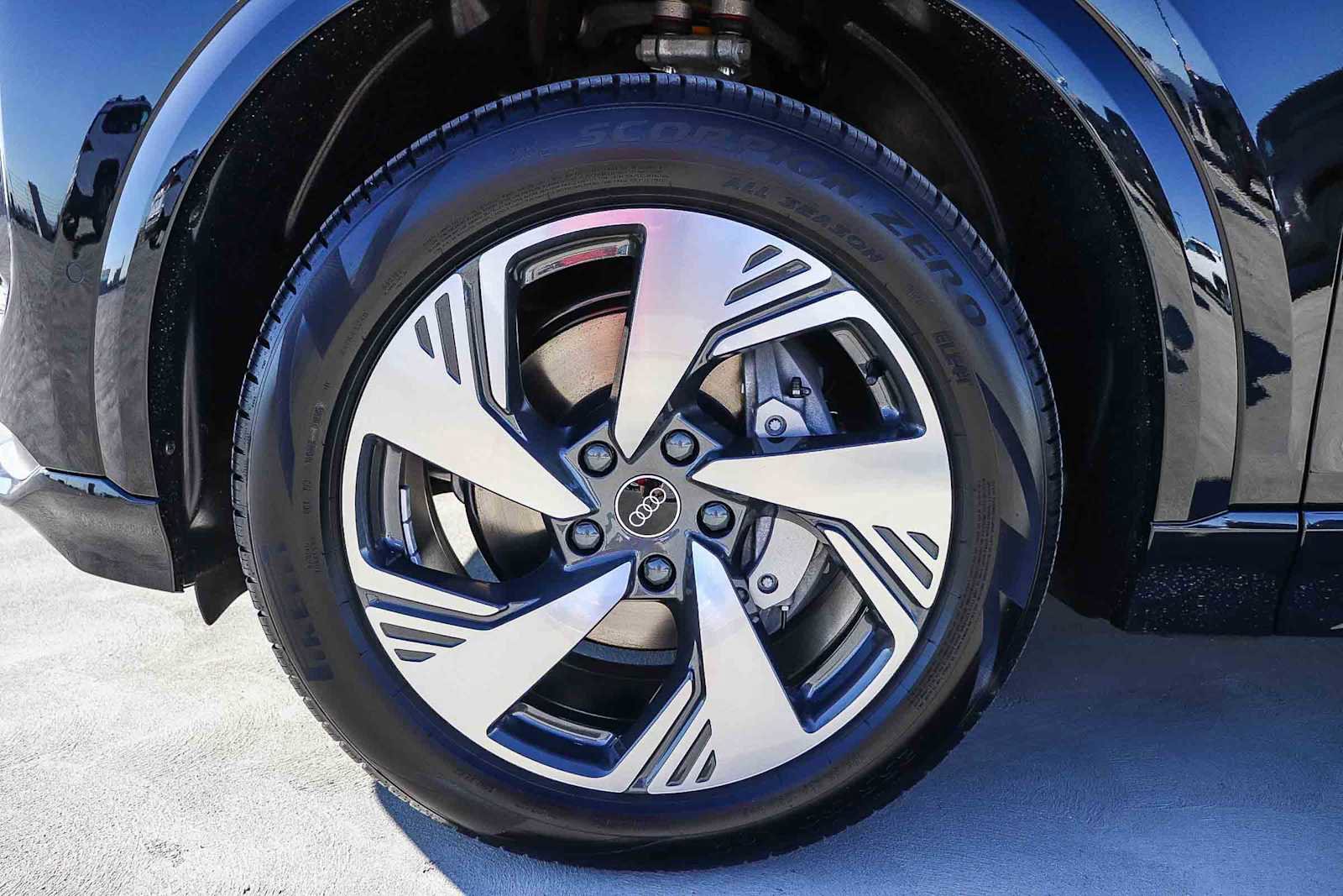 New 2025 Audi Q6 e-tron Premium AWD/4WD image 14