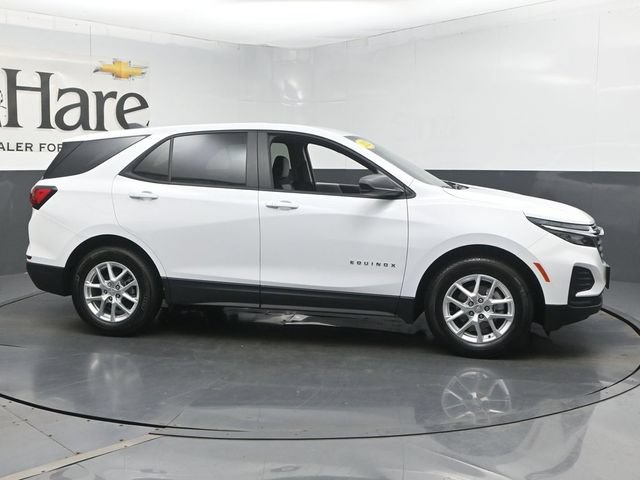 Used 2023 Chevrolet Equinox LS w/ LS Convenience Package FWD image 1