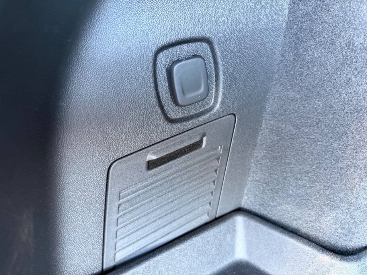 Used 2019 Cadillac XT5 FWD image 34