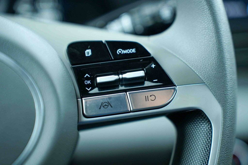 Used 2022 Hyundai Elantra SEL image 36