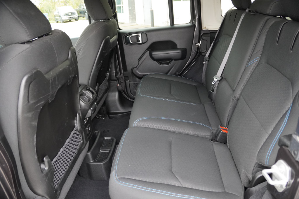 Used 2024 Jeep Wrangler Unlimited Rubicon 4xe AWD/4WD image 18