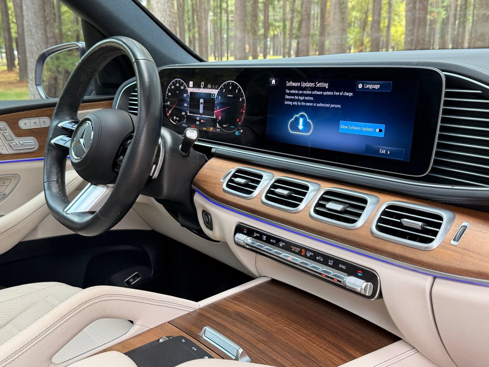 Used 2025 Mercedes-Benz GLS 450 4MATIC image 23