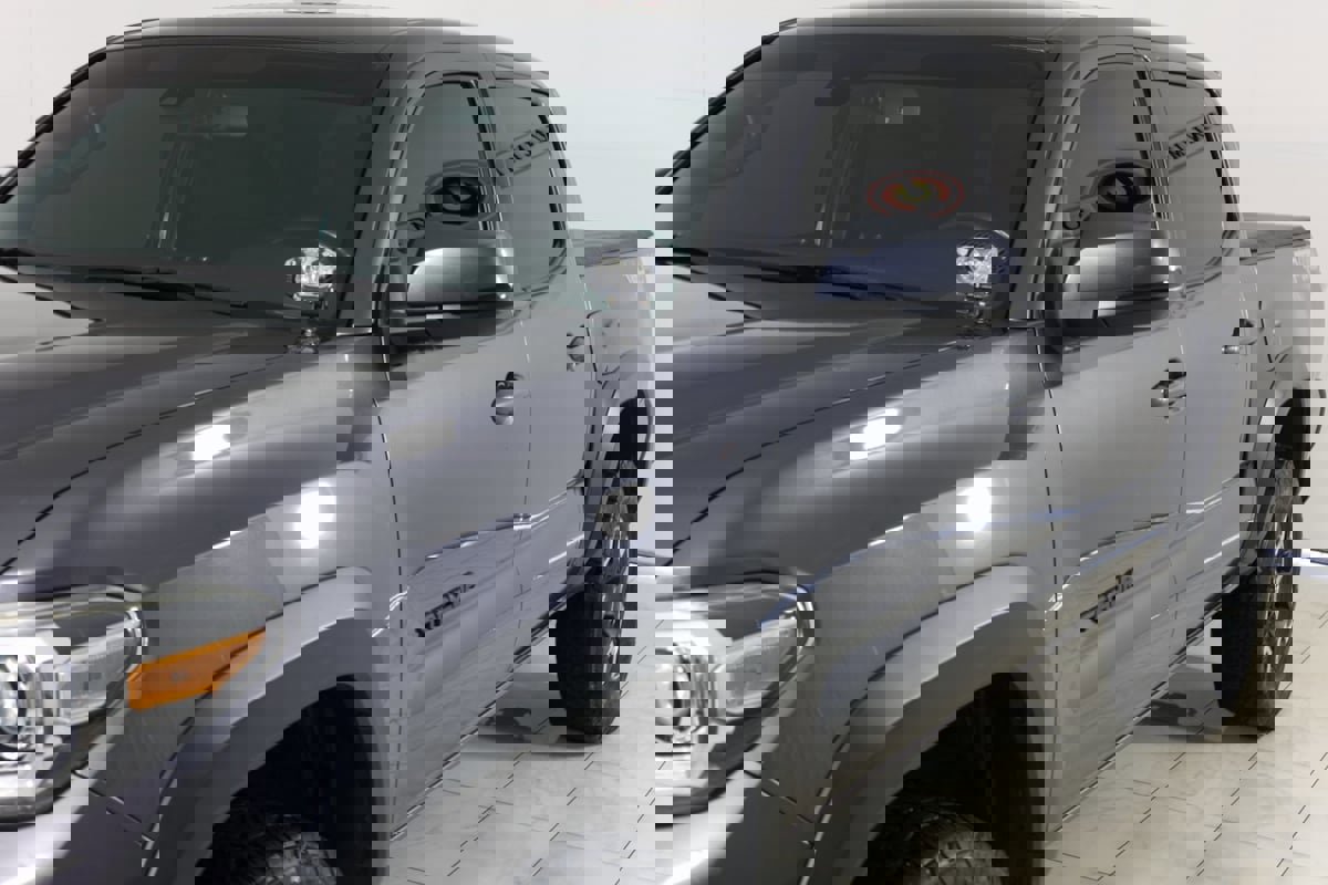 Used 2019 Toyota Tacoma TRD Off-Road image 46