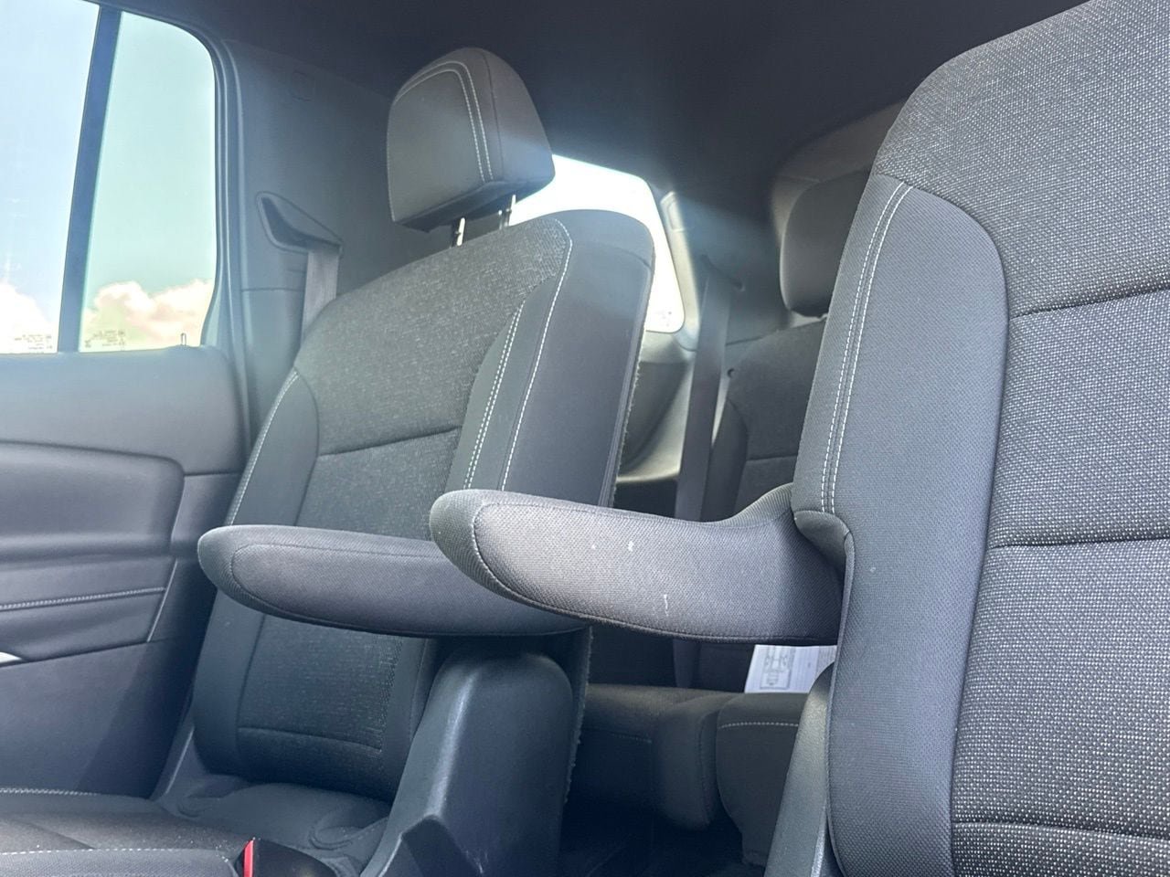 Used 2025 Chevrolet Traverse LT AWD/4WD image 42