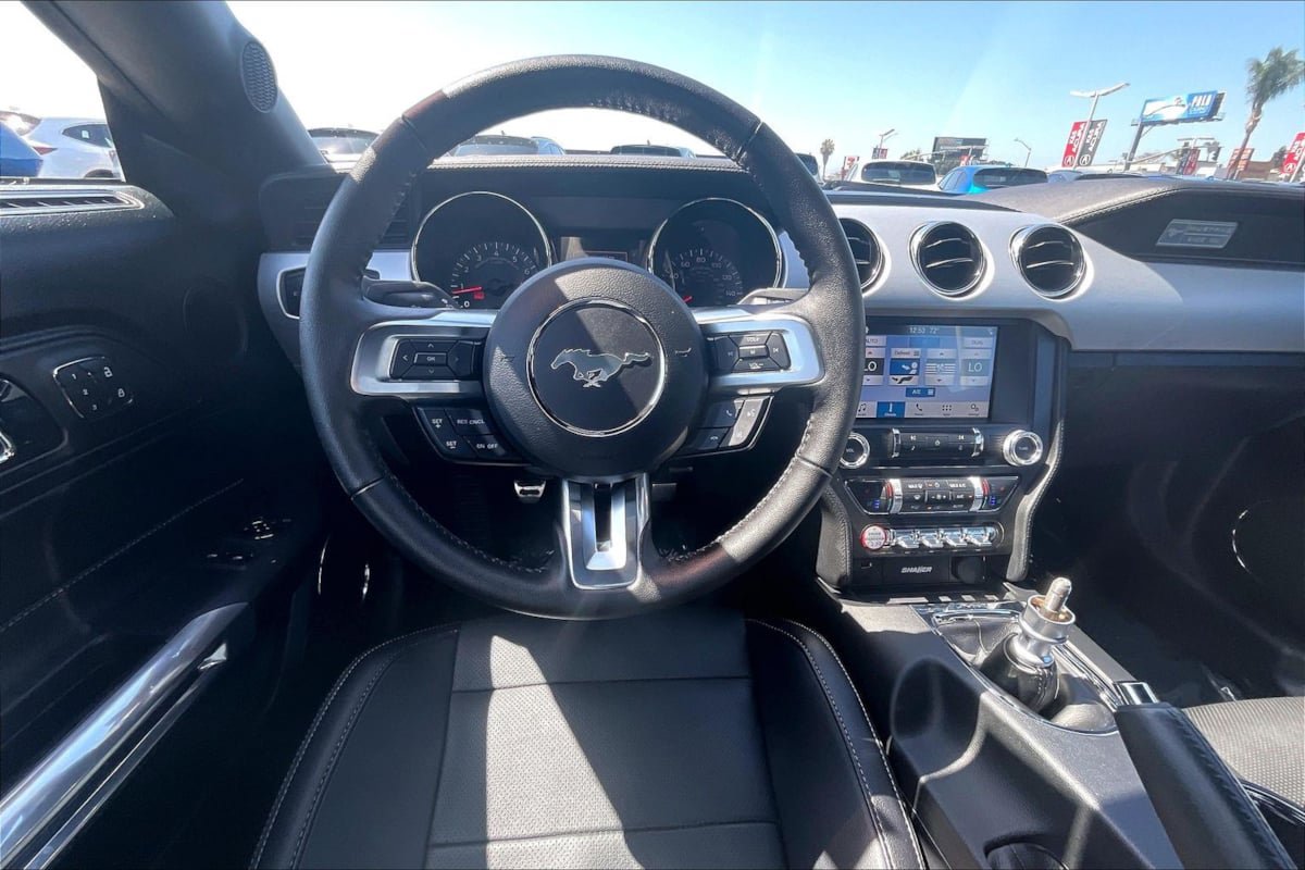Used 2017 Ford Mustang GT Premium w/ Equipment Group 401A RWD image 5