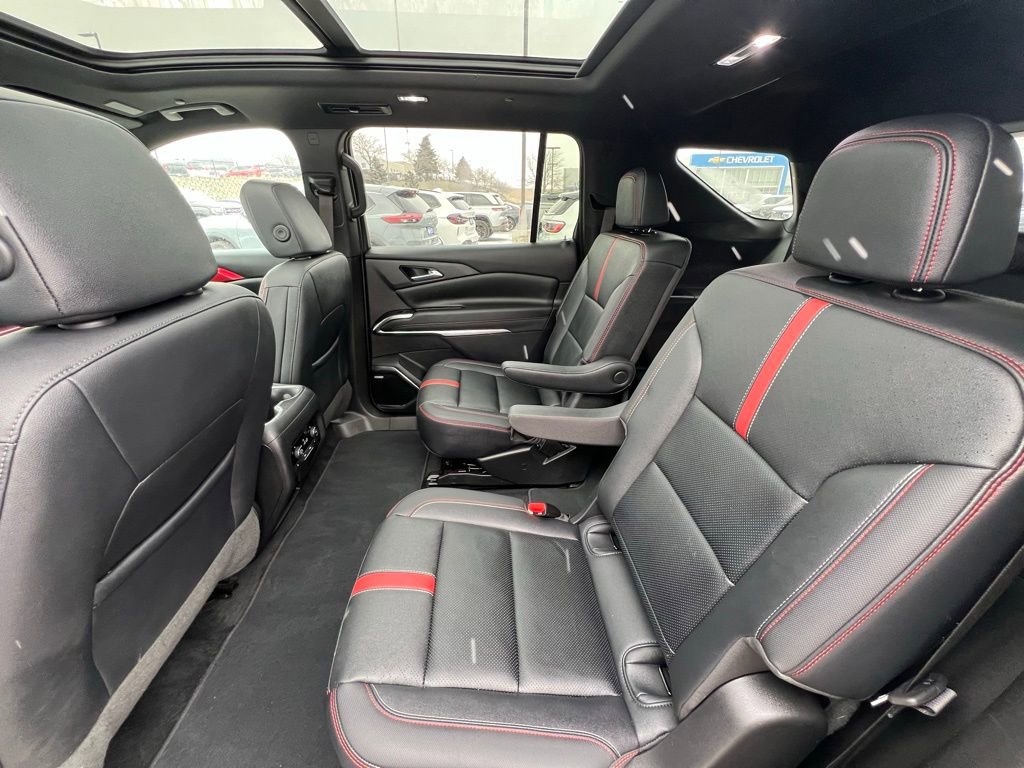 Used 2024 Chevrolet Traverse RS image 21