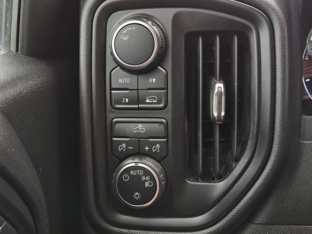 Used 2024 Chevrolet Silverado 1500 Custom AWD/4WD image 17